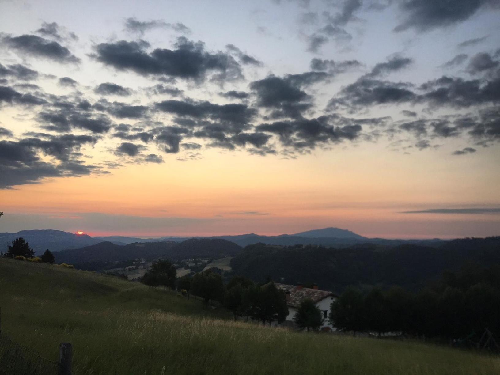 Agriturismo Le Castellare มอนเตมอนาโก ภายนอก รูปภาพ